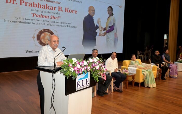 Dr Prabhakar Kore receives a felicitation from KAHER after being conferred the Padma Shri for his contributions to education, healthcare and literature.