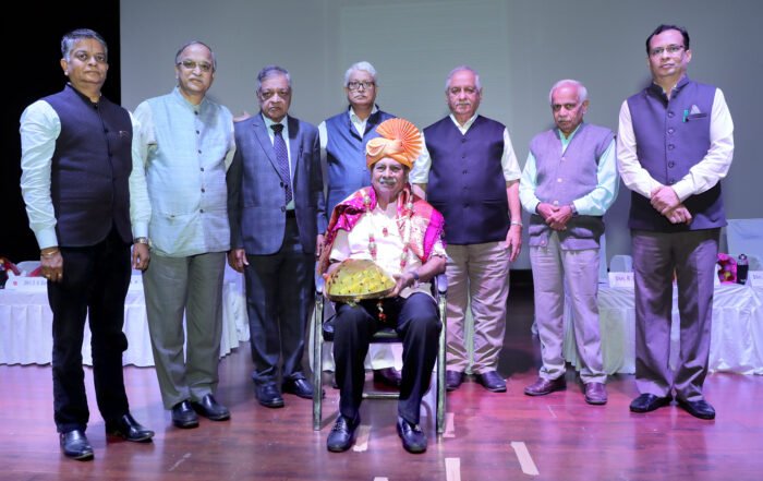 Dr. Prabhakar Kore felicitated at KLS Gogte College of Commerce