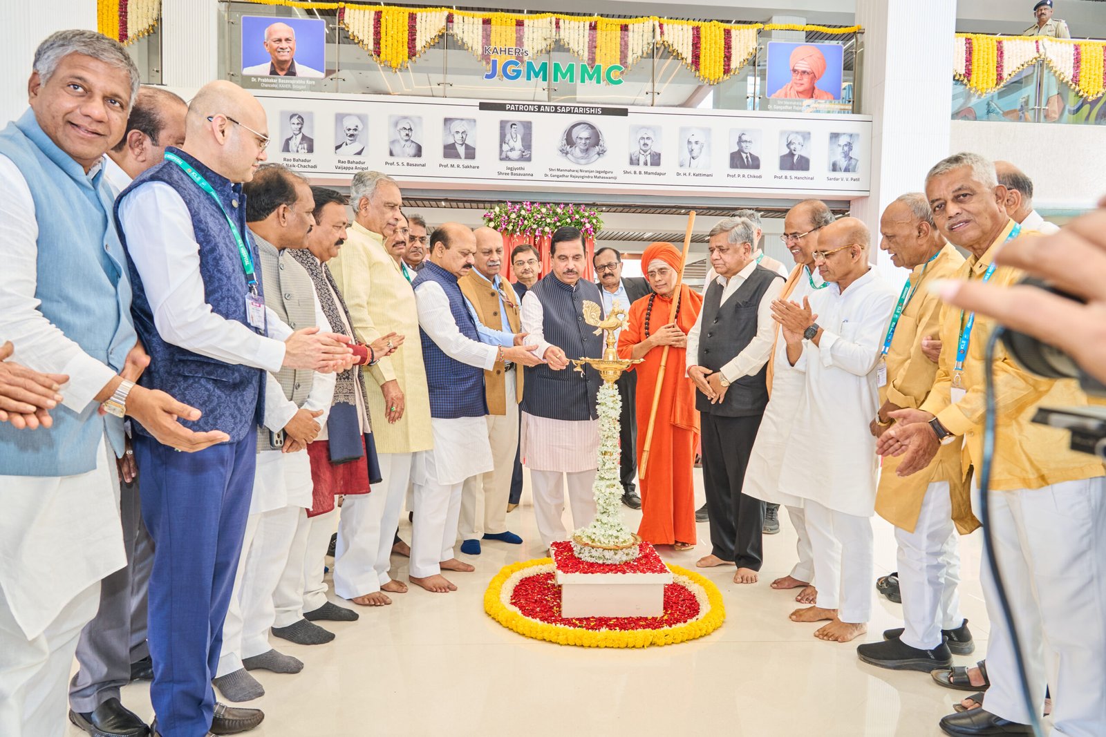 Inauguration of KLE JGMM Medical College, Hubballi Union Minister Pralhad Joshi inaugurates KLE Moorusavirmath Medical College in Hubballi in the presence of dignitaries.