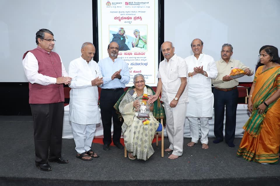 Felicitation of Padma Bhushan Smt Sudha Murthy at KLE Tech