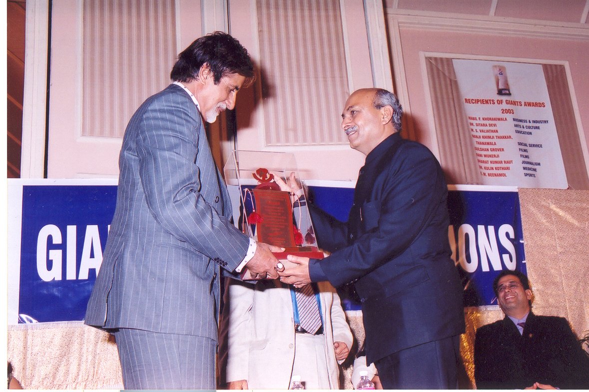 2004- Outstanding Educationist award Giants International